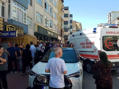 Zonguldak'ta Freni Boşalan Kamyon Park Halindeki Araçlara Çarptı