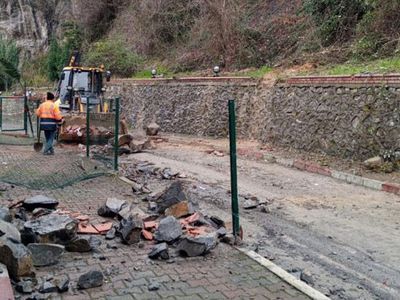 Zonguldak'ta Sağanak Yağış Heyelana Sebep Oldu