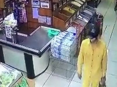 5 Litrelik Yağı Elini Kolunu Sallayarak Çaldı!