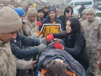 51 saat sonra gelen mucize: 5 yaşındaki kız enkazdan çıkarıldı