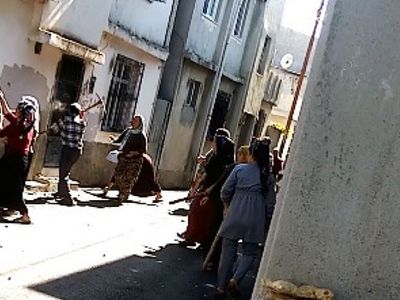 Adana’da Babalarının Kaçırıldığını İddia Eden Aile Bir Evi Yakmaya Çalıştı