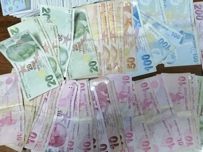 Adana’da Kumarhane Kapısı Koçbaşıyla Açılarak Baskın Yapıldı