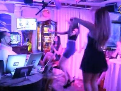 Adnan Oktar Kediciklerinin İblis Dansı