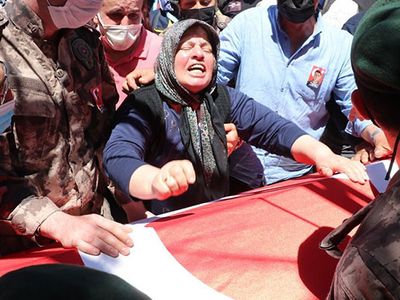 Ağrı’da Şehit Olan Polis Veli Kabalay Denizli’de Toprağa Verildi