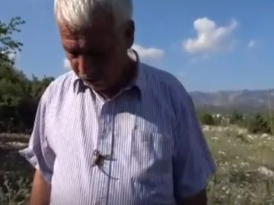 Akreplerle Oyun Oynayıp Üzerinde Gezdiren Adam İnsanları Şaşkına Çevirdi