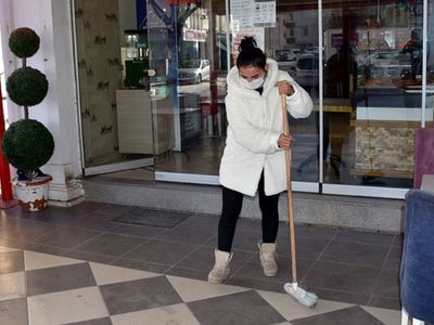 Aksaray'da Esnaf Kadının Darbedildiği Anlar!