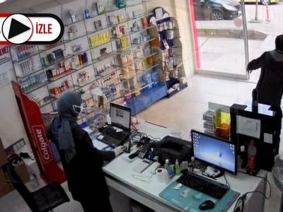 Eczane Personeli Yaşlı Adamı Sokağa Attı