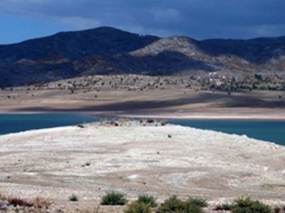 Almus Baraj Gölü'nün Sularının Çekilmesiyle 55 Yıllık Köy Ortaya Çıktı