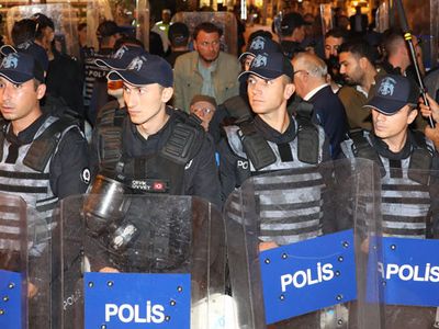 Ankara'da İzinsiz 1 Mayıs Gösterisi Yapan Örgütlere Müdahale Edildi