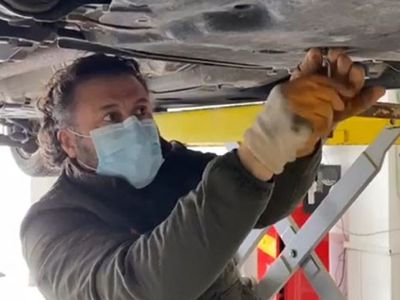 Ankara'da Otomobilin Motor Kısmından Yavru Kediler Çıktı