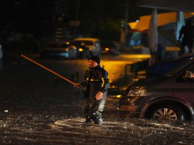 Ankara’da son dakika! Sel yolları kapattı!