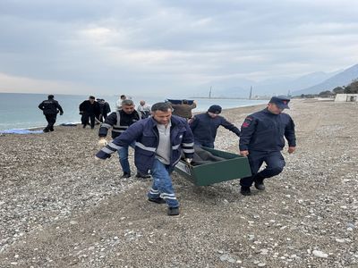 Antalya Sahili'nde sular durulmuyor: Kıyıda bir cansız beden daha bulundu!