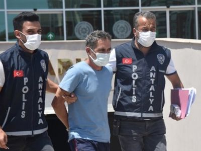 Antalya'da 20 Yıllık Arkadaşını Öldürdü