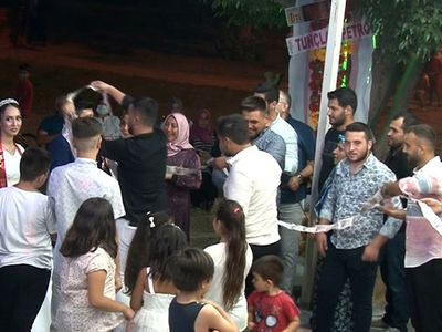 Antalya’da Damadın Arkadaşında '5 Liradan 5 Bin Liralık Takı' Sürprizi Geldi