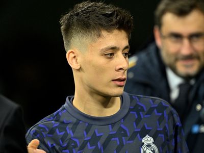 Arda Güler'den Ancelotti'ye isyan bayrağı: Isınmanın ardından oyuna giremeyince yeleği yere fırlattı