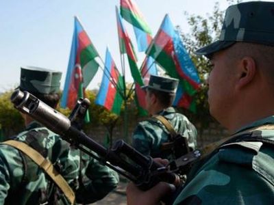Azerbaycan Şehitlerinin Eşyalarını Evinin Odalarında Yaşatıyor