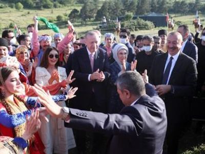 Azerbaycan'da Cumhurbaşkanı Erdoğan’a Gösteriler Düzenlendi