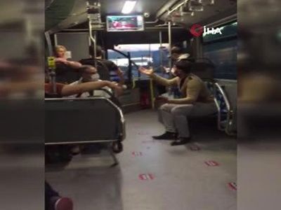 'Bacak Bacak Üzerine Attın' Kavgası