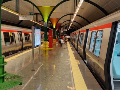 Bağcılar - Kirazlı metro hattı tekrar arızalandı: Yüzlerce vatandaşın mağdur olduğu anlar kameraya yansıdı!