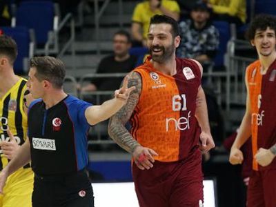 Basketbolda Galatasaray Nef'in, Fenerbahçe Beko'yu yenmesi sonrası sarı kırmızılıların paylaşımı gündem oldu!