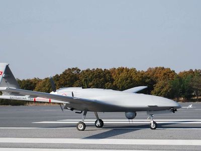 Bayraktar’dan dünyada bir ilk! TB3 SİHA 112 uçuş saatiyle 15. test uçuşunu tamamladı