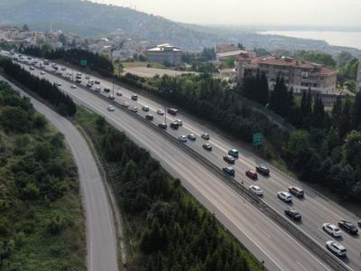 Bayram Tatili İçin Tatile Çıkanlar TEM'de Yoğunluk Oluşmasına Neden Oldu