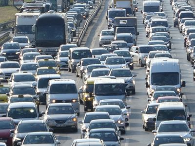 Bayram Tatilinin Bitmesiyle İstanbul'da Trafik Yoğunluğu Başladı! O Anlar Havadan Görüntülendi