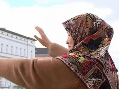 Berlin'de Ayşe Teyze Sosyal Medyada 1 Mayıs Fenomeni Oldu