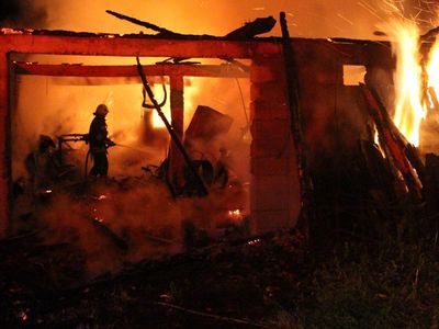 Bolu’da Yangın Çıktı: Samanlık Ve Garaj Küle Döndü
