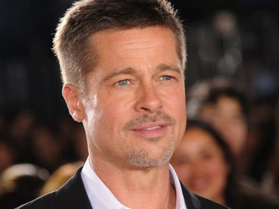 Brad Pitt Tekerlekli Sandalyeye Düştü!