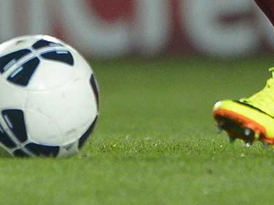 Bulgaristan Ligi'nde takım başkanı sahaya girip penaltı atan futbolcuyu değiştirdi!