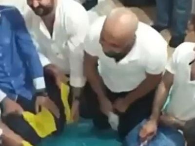 Böyle Oyun Görülmedi! Tavuğumu Kim Çaldı Diye Diye Dövdüler