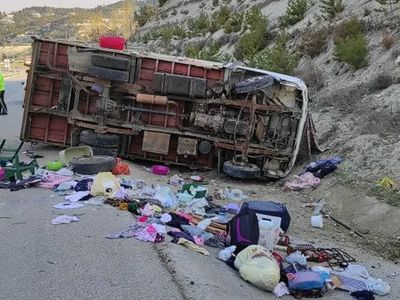 Burdur'da Feci Kaza! Anne Öldü, 2 Çocuğu ve Eşi Yaralı
