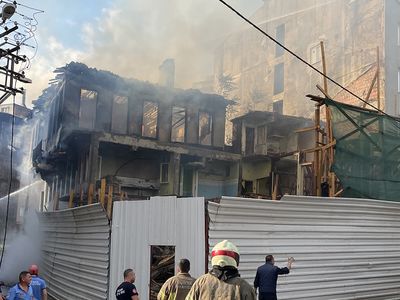 Bursa’da hareketli dakikalar: İki katlı bina bir anda alev aldı