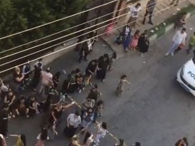 Bursa'da Salgını Görmezden Gelip Hıdırellez İçin Sokağa Döküldüler
