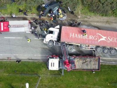 Bursa'da TIR'ın Üzerine Otomobil Devrildi; 1 Ölü, 2 Yaralı