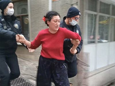 Bursa'da Yine Aynı Kadın Olay Çıkarmaya Devam Ediyor