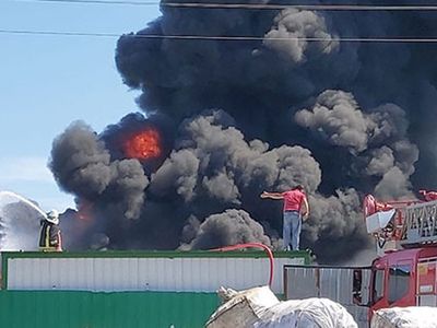Çanakkale'de Atık Alım Merkezinde Yangın Meydana Geldi