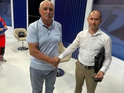 Canlı Yayında Eski Diplomatlar Birbirlerine Girdi