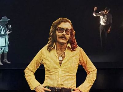 Cem Karaca 20 yıl sonra sahnede: Usta sanatçı biyografi filminin galasında hologram teknolojisi ile konser verdi!