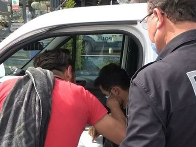 Ceza Kesen Polisten Makas Almaya Çalıştı