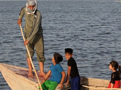 Çölün Ortasındaki Necef Denizi Bakımsızlığa Rağmen İlgi Çekiyor