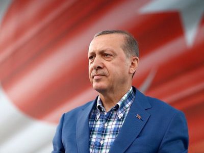 Cumhurbaşkanı Erdoğan Partililerle Birlikte Şakı Söyledi! 'Beraber Yürüdük Biz Bu Yollarda'