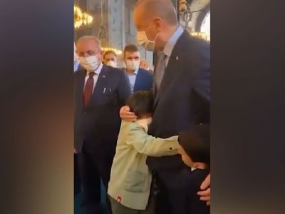Cumhurbaşkanı Erdoğan'ı Torunları, Dedelerini Görünce Koşarak Sarıldı