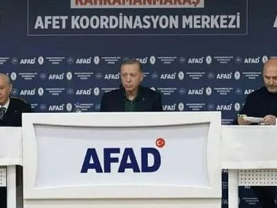 Cumhurbaşkanı Recep Tayyip Erdoğan, depreme AFET koordinasyon merkezinde yakalandı