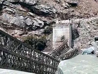 Dağdan Düşen Kayalar Yüzünden 9 Turist Hayatını Kaybetti