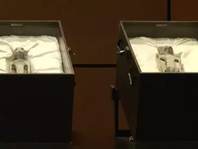 Dünya bu görüntüleri konuşuyor: Meksika parlamentosunda uzaylı cesetleri gösterildi