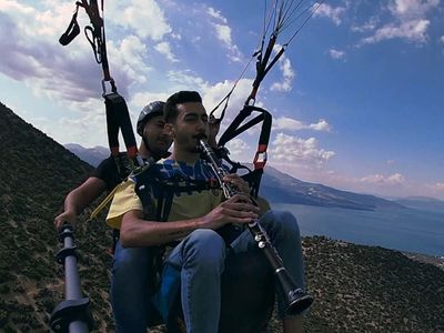 Eğirdir Gölü’ndeki Kuraklığa Ses Olmak İçin Gökyüzünde Klarnet Çaldı