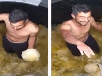 Fabrika Çalışanı Turşu Tankına Çıplak Ayaklarıyla Girip Oyun Oynadı