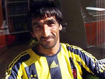 Fenerbahçe amigosu Galatasaray bayrağını indirmek için 29. kata çıktı